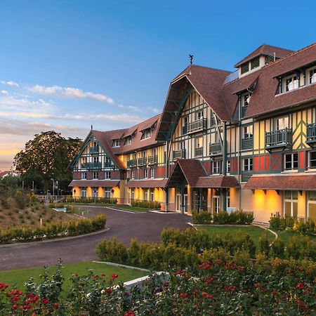 Renaissance Paris Hippodrome De St. Cloud Hotel Rueil-Malmaison Esterno foto