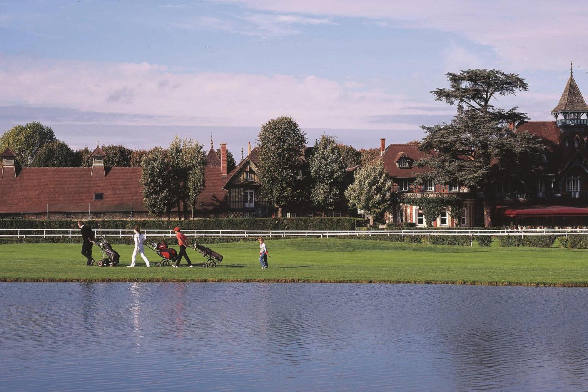 Renaissance Paris Hippodrome De St. Cloud Hotel Rueil-Malmaison Esterno foto
