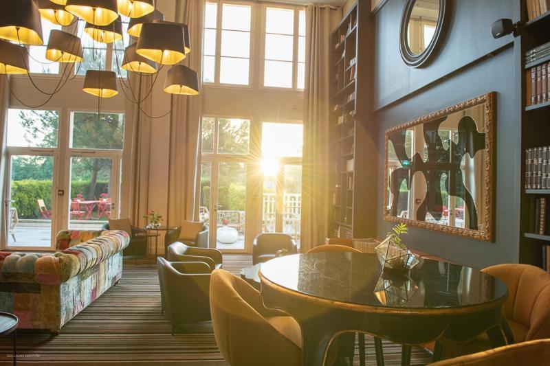 Renaissance Paris Hippodrome De St. Cloud Hotel Rueil-Malmaison Esterno foto