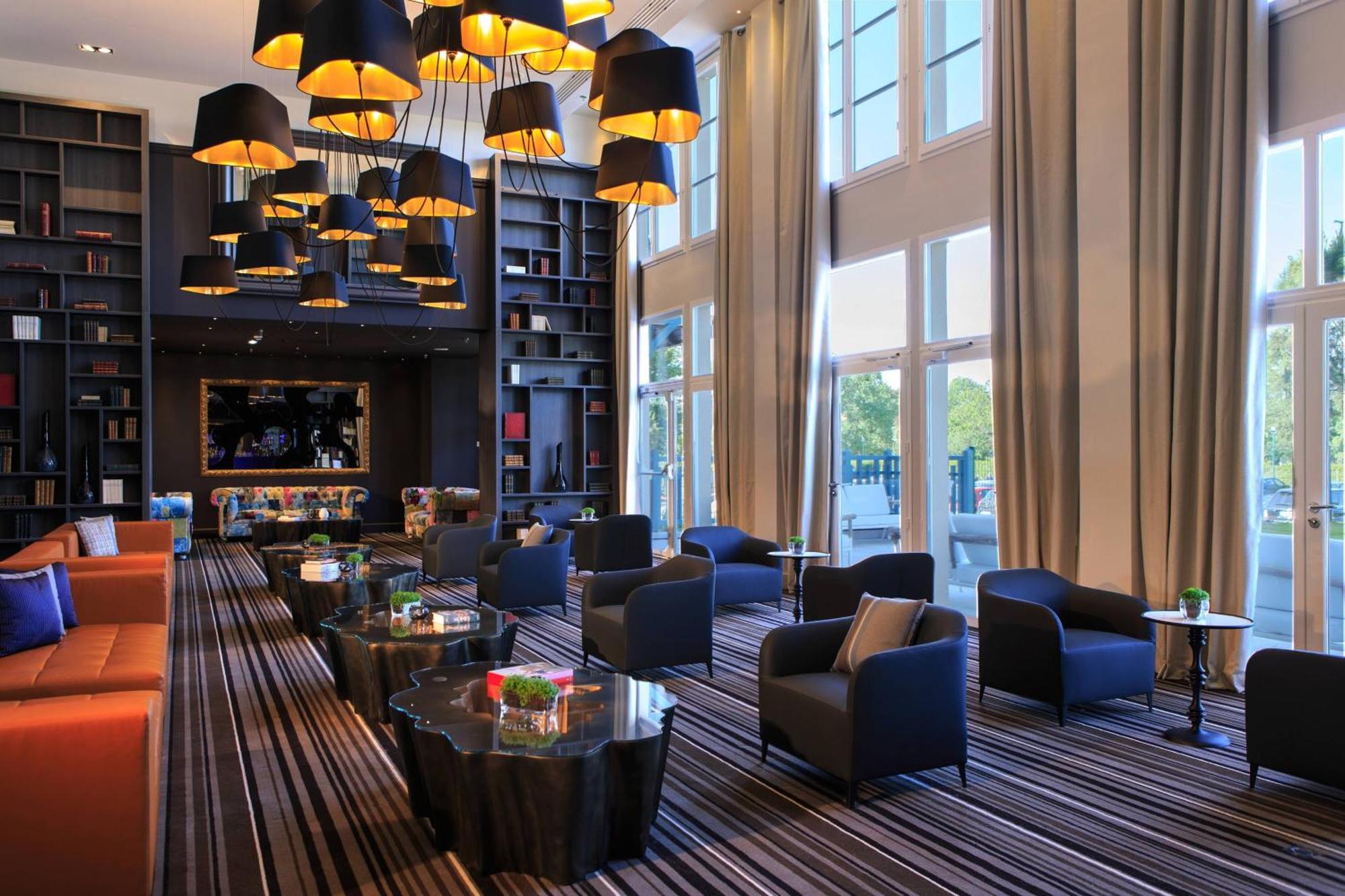 Renaissance Paris Hippodrome De St. Cloud Hotel Rueil-Malmaison Esterno foto
