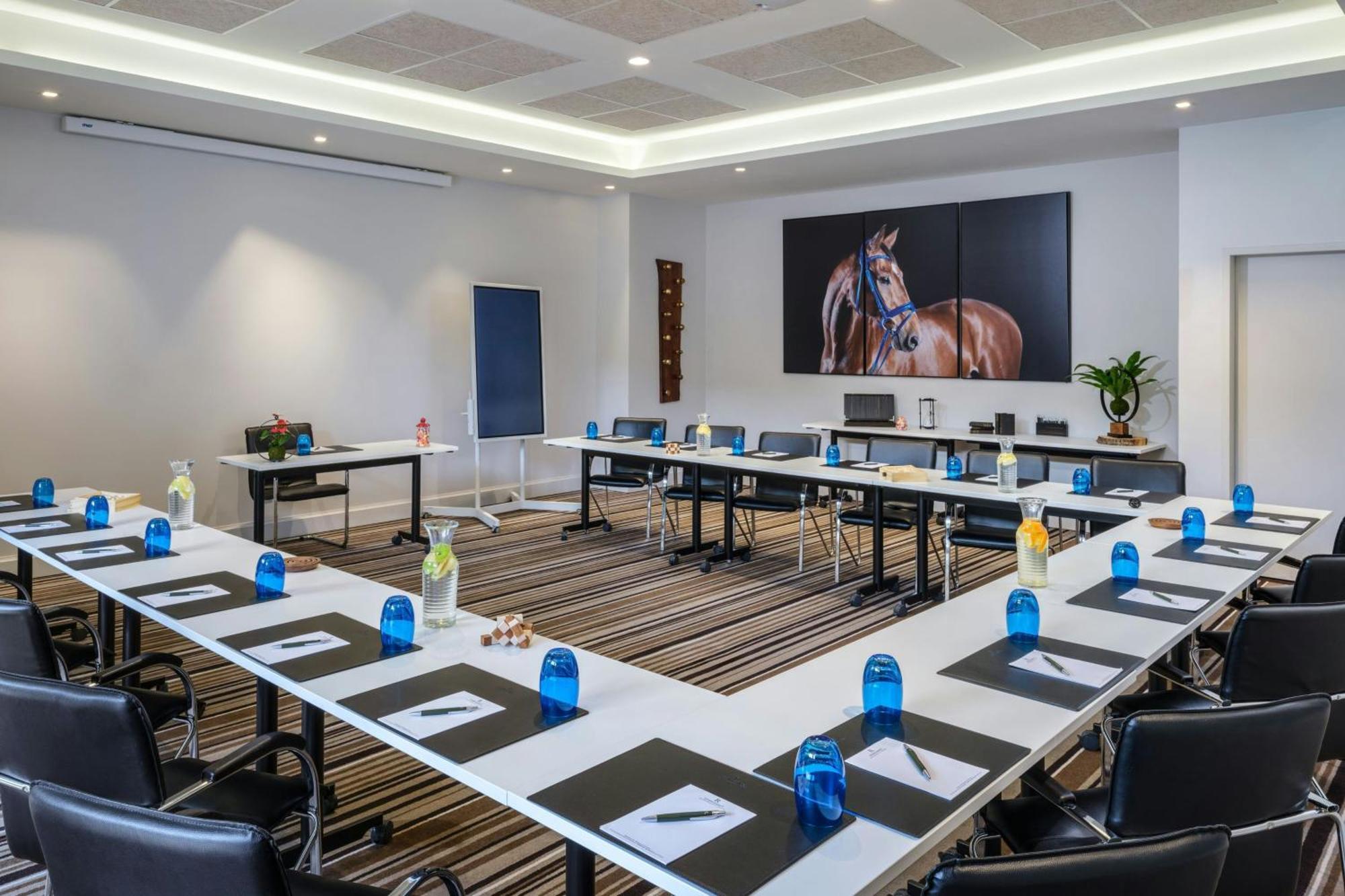 Renaissance Paris Hippodrome De St. Cloud Hotel Rueil-Malmaison Esterno foto