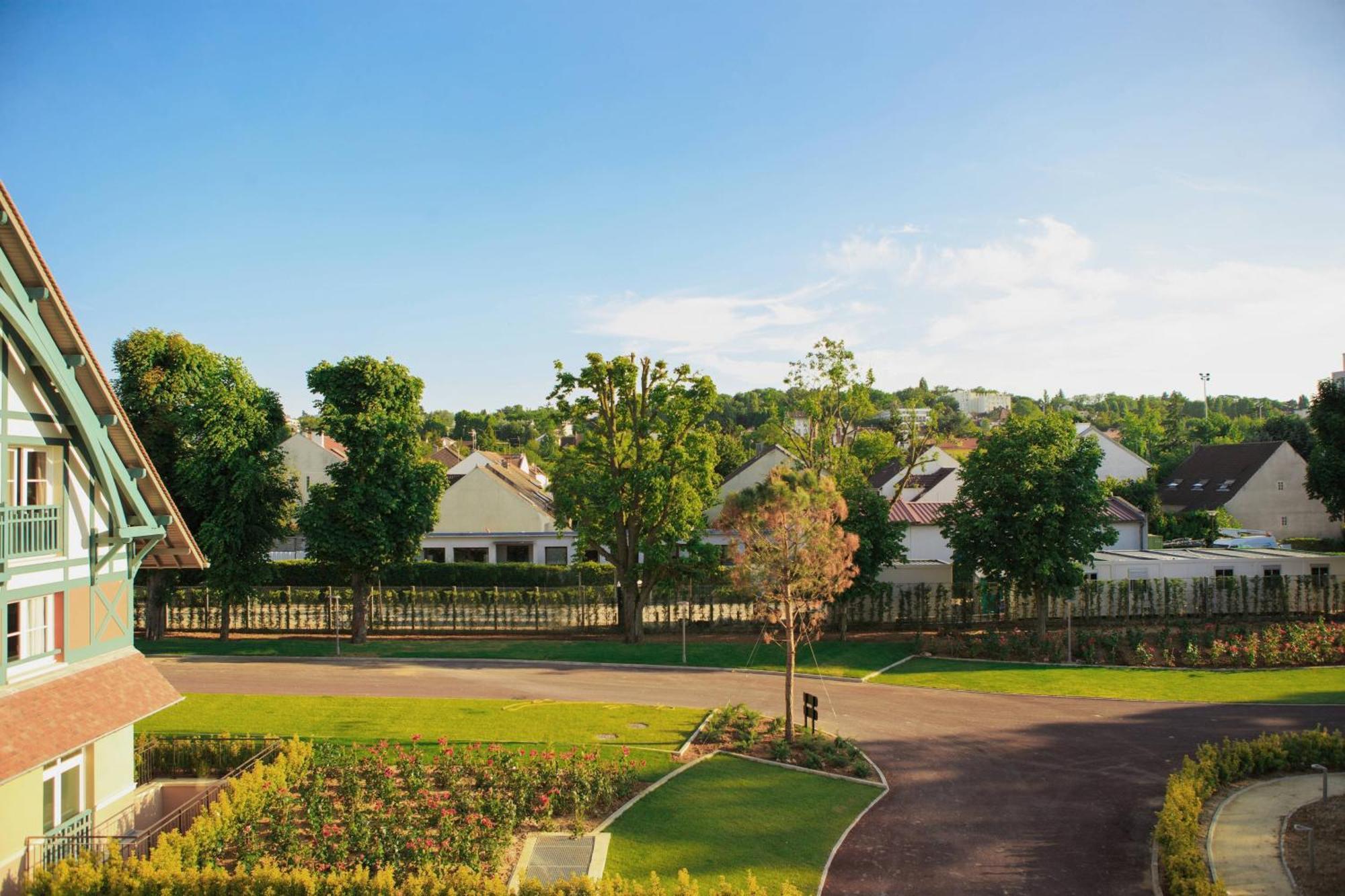 Renaissance Paris Hippodrome De St. Cloud Hotel Rueil-Malmaison Esterno foto