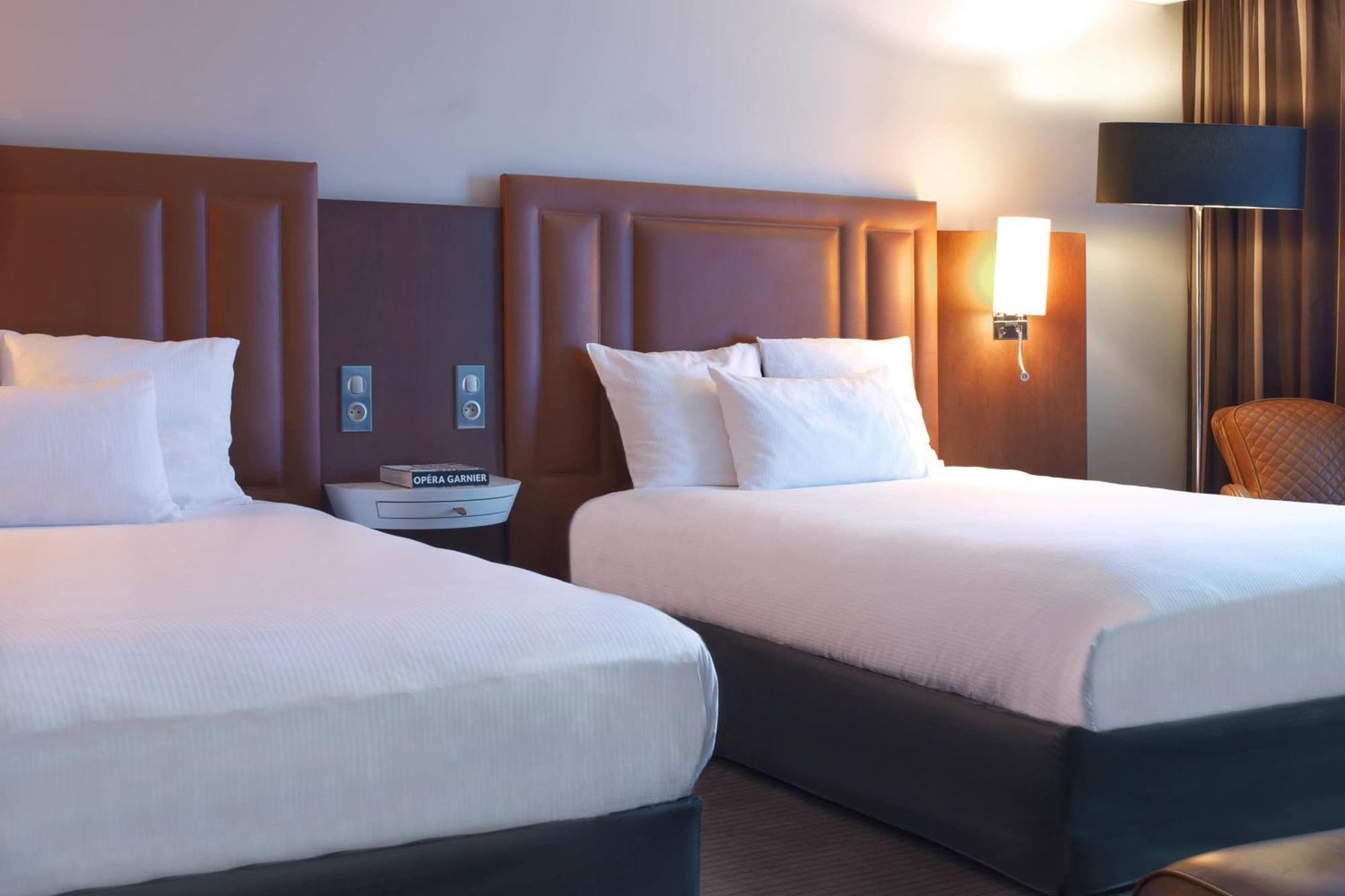 Renaissance Paris Hippodrome De St. Cloud Hotel Rueil-Malmaison Esterno foto