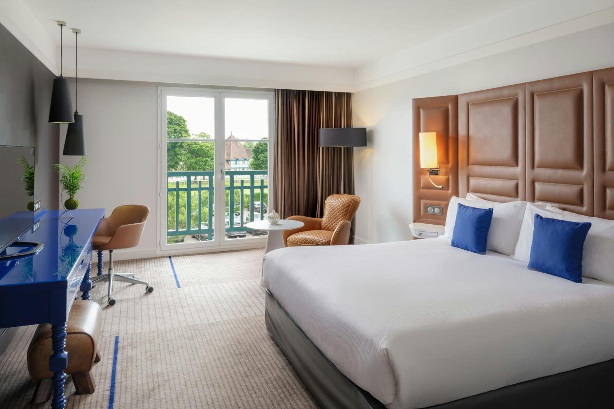 Renaissance Paris Hippodrome De St. Cloud Hotel Rueil-Malmaison Esterno foto
