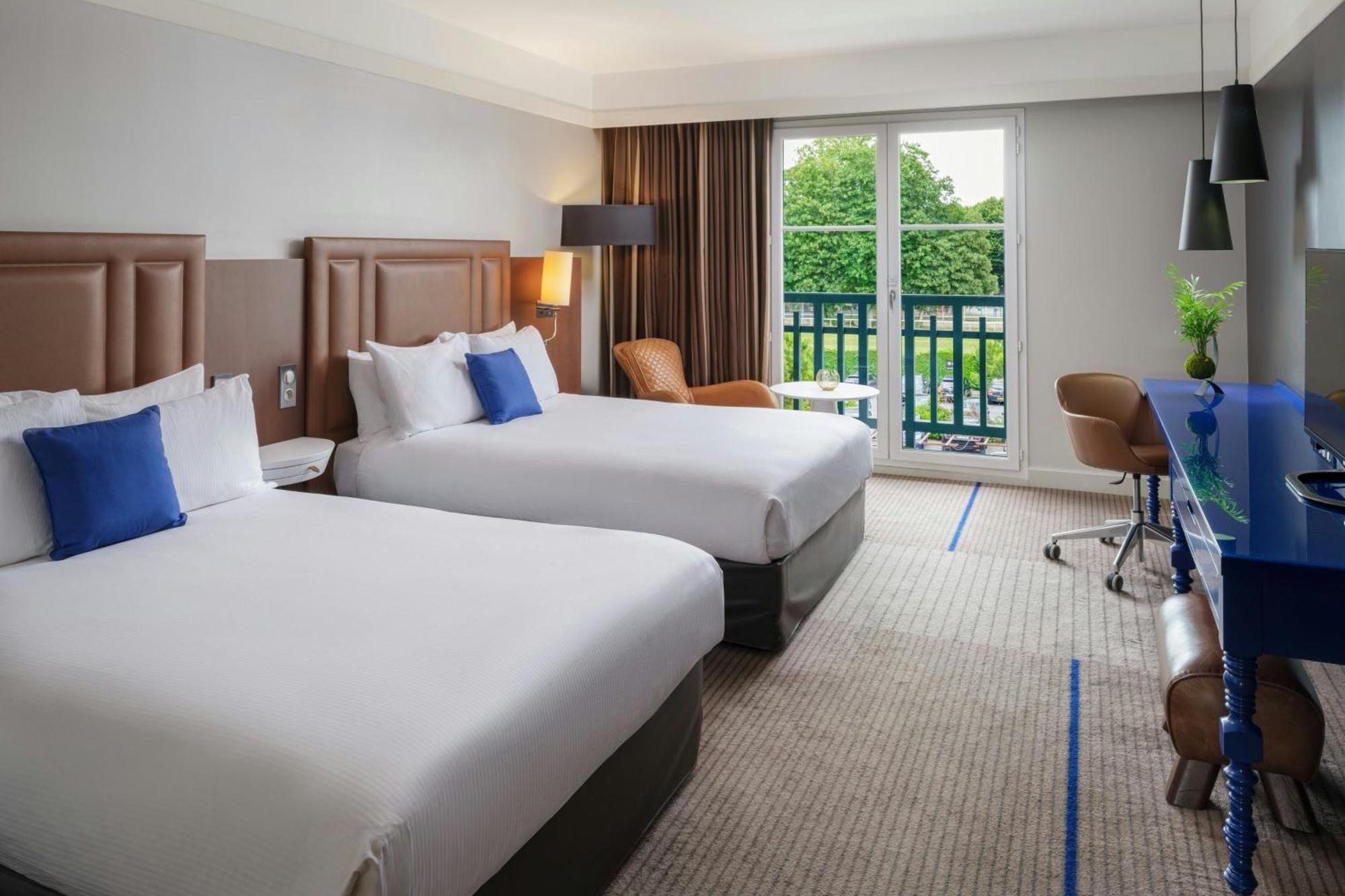 Renaissance Paris Hippodrome De St. Cloud Hotel Rueil-Malmaison Esterno foto