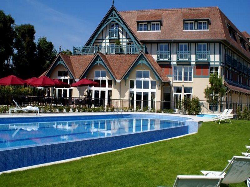 Renaissance Paris Hippodrome De St. Cloud Hotel Rueil-Malmaison Esterno foto