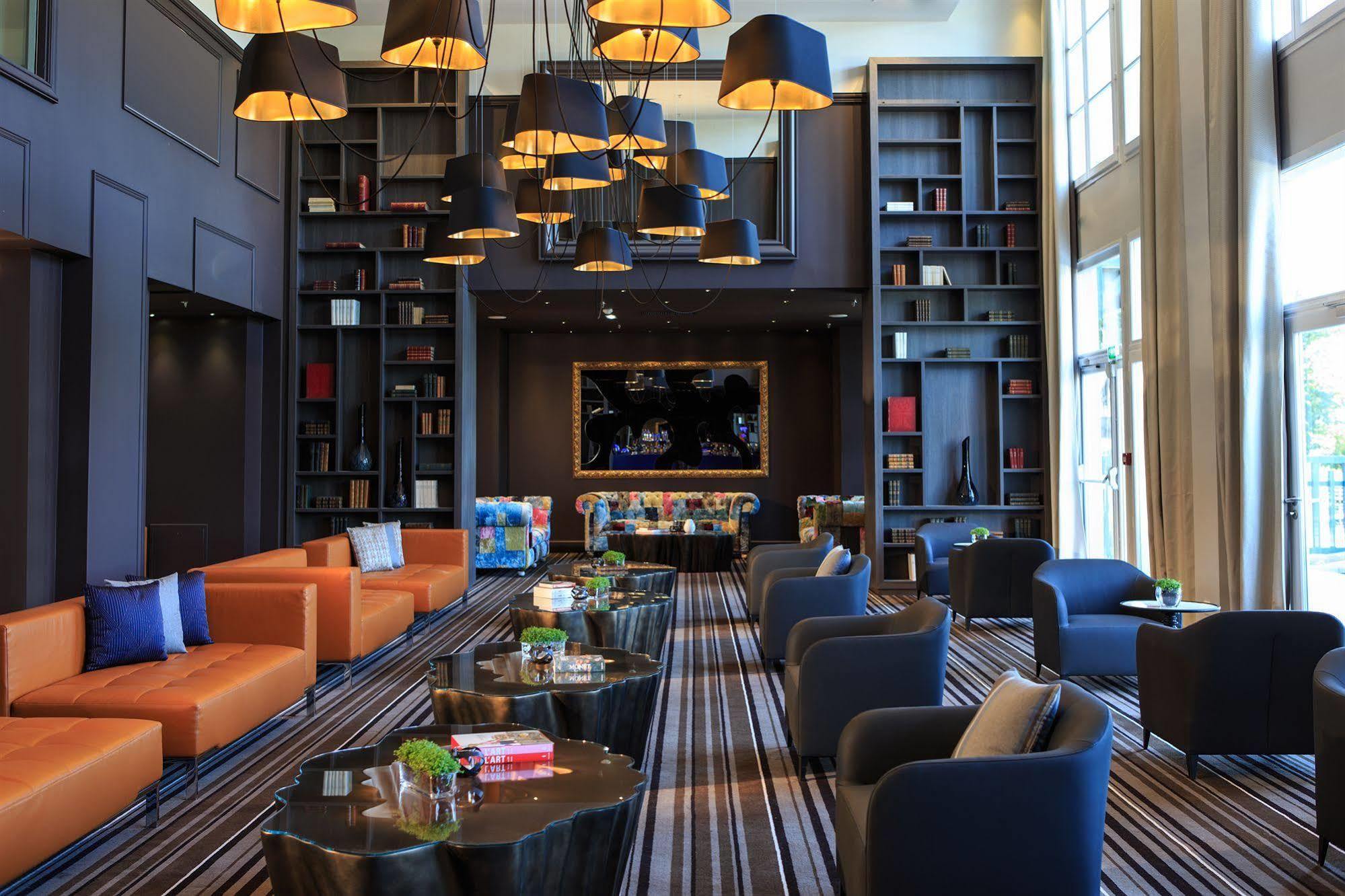 Renaissance Paris Hippodrome De St. Cloud Hotel Rueil-Malmaison Esterno foto