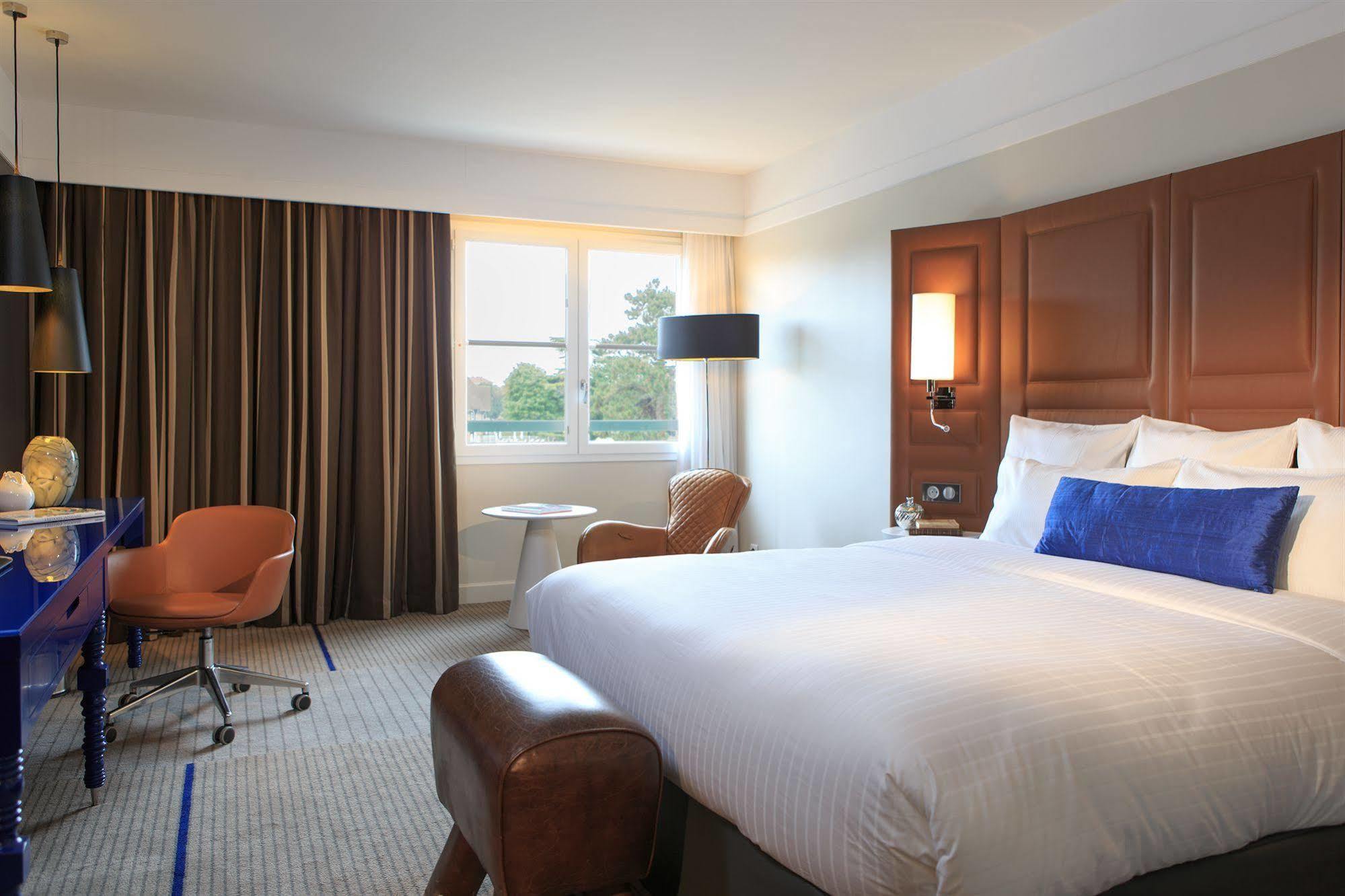 Renaissance Paris Hippodrome De St. Cloud Hotel Rueil-Malmaison Esterno foto