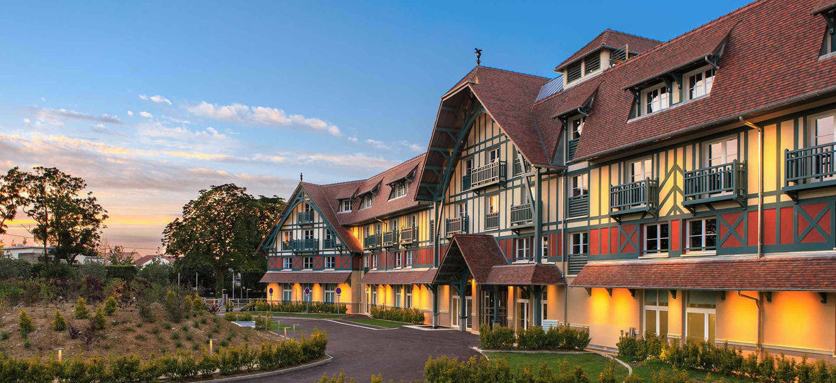 Renaissance Paris Hippodrome De St. Cloud Hotel Rueil-Malmaison Esterno foto